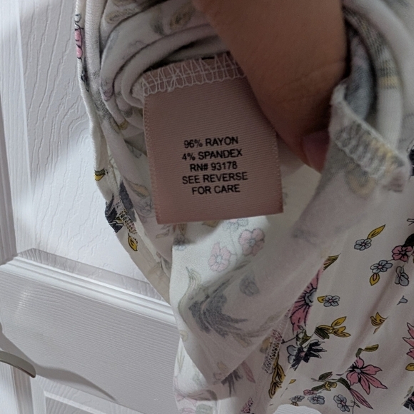 Philosphy Woman Cream Floral Print Short Sleeve Blouse in Size 2X - Picture 7 of 7